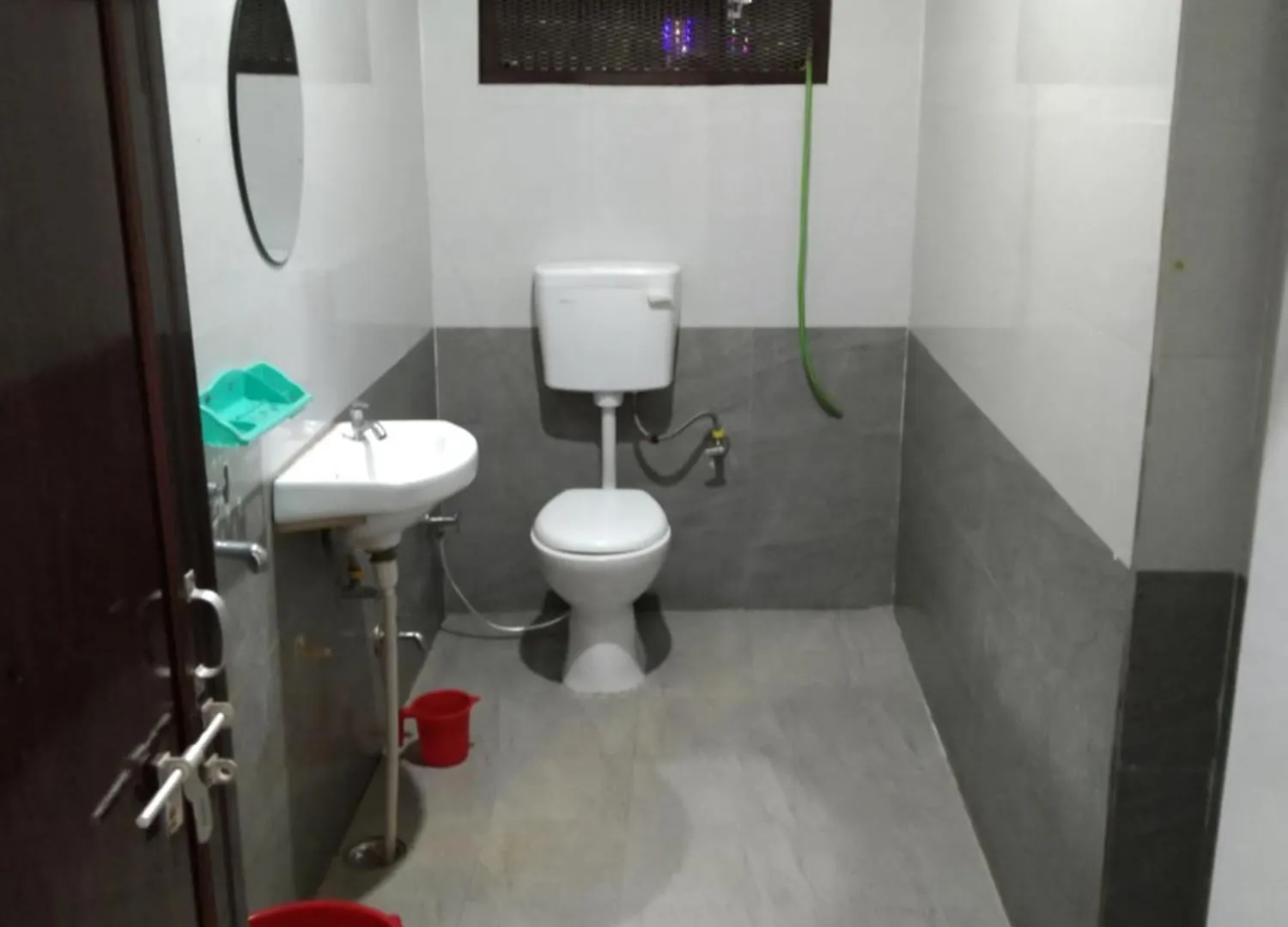 ורנאסי Butterflyi Guest House - Near Kashi Vishwanath Temple - Booking Will Be Confirmed After Advance Only 0*,