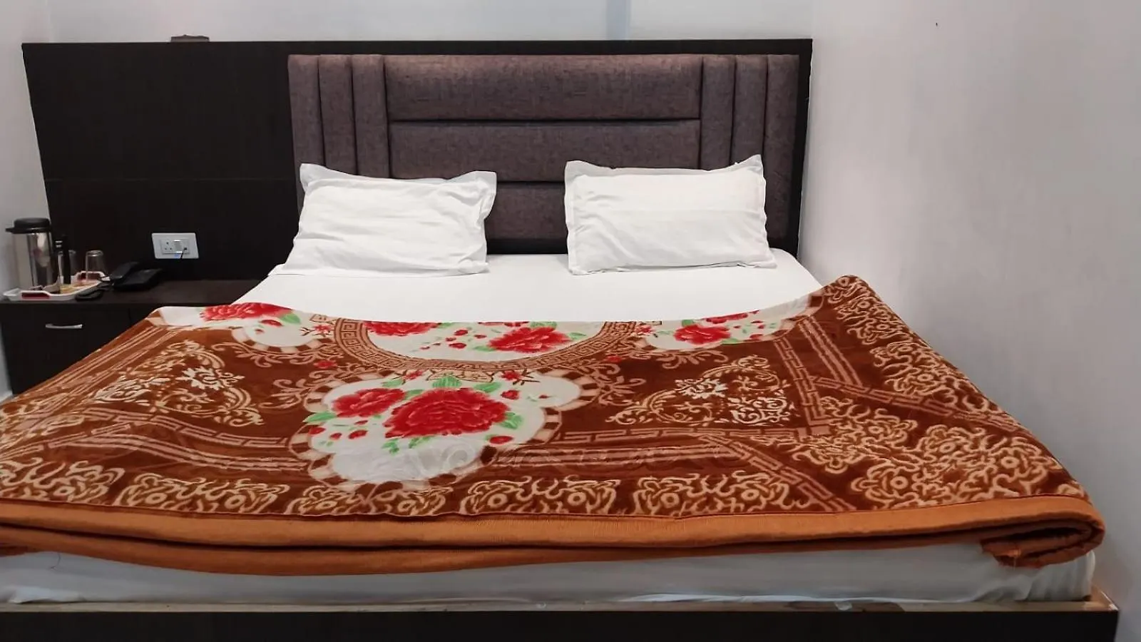 ורנאסי Butterflyi Guest House - Near Kashi Vishwanath Temple - Booking Will Be Confirmed After Advance Only 0*,